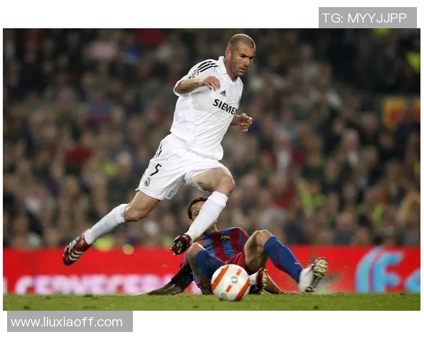 足球明星高清壁纸炫酷展示尽显球场风采与激情瞬间 足球明星高清壁纸炫酷展示尽显球场风采与激情瞬间