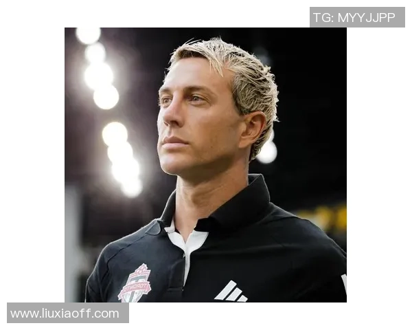 足球明星局部照片展现运动之美与激情瞬间的魅力与力量